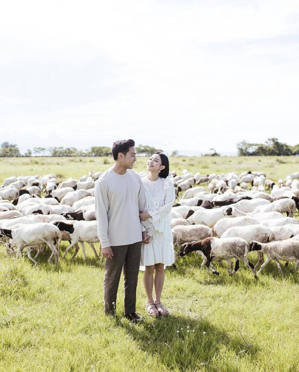outfit prewedding ala Jessica Jane dan Erwin Phang (instagram.com/jessicajane99)