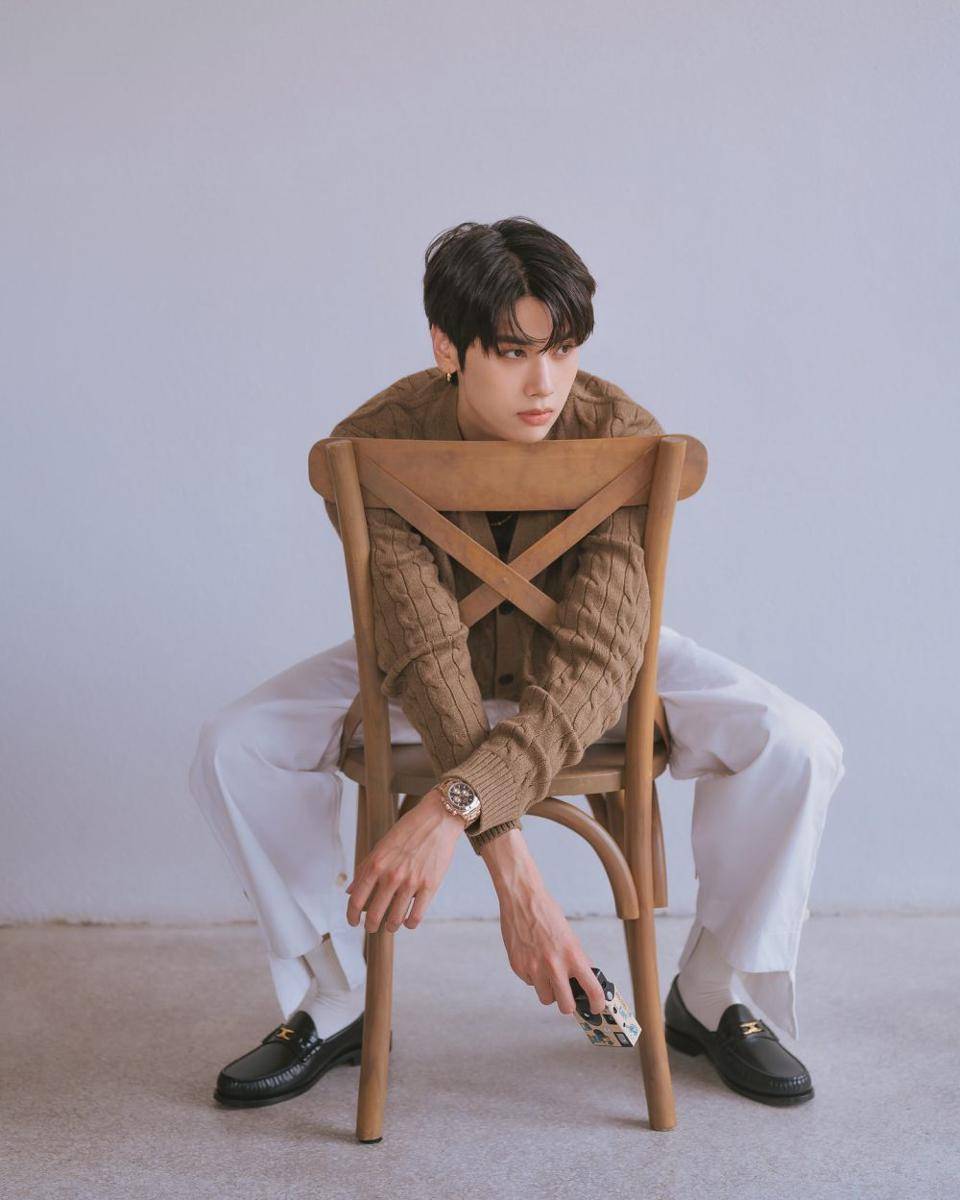 styling sepatu loafer ala Dunk Natachai (instagram.com/dunknatachai)