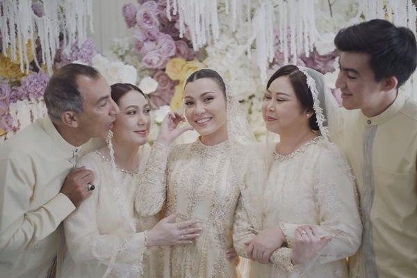 7 Potret Pengajian Haviza Devi Jelang Menikah, Digelar di Rumah