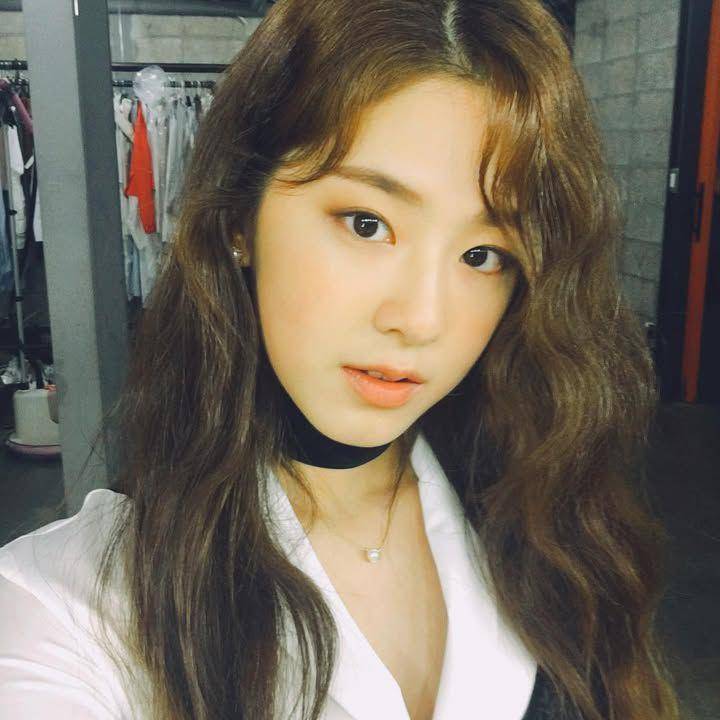 inspirasi makeup Park Hye Soo (instagram.com/hyesuuuuuya)