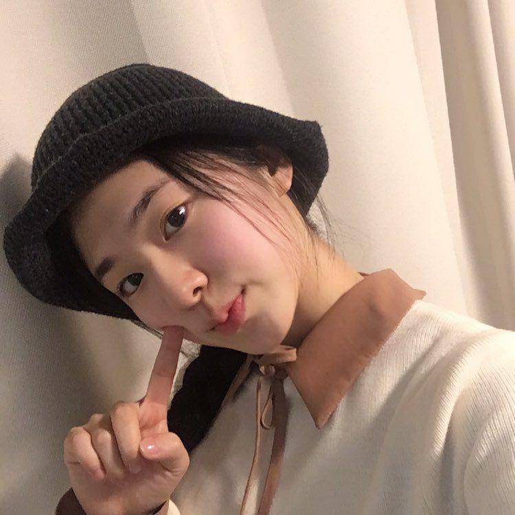 inspirasi makeup Park Hye Soo (instagram.com/hyesuuuuuya)