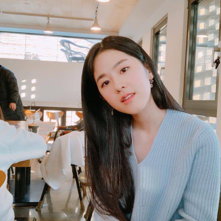 inspirasi makeup Park Hye Soo (instagram.com/hyesuuuuuya)