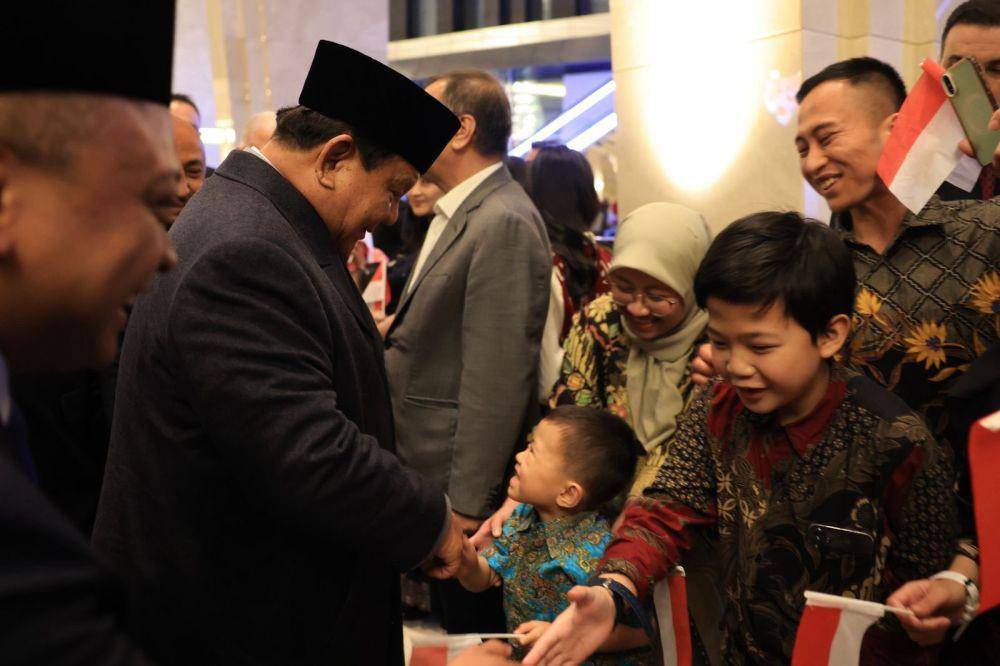 Presiden Prabowo Subianto bersama para pelajar Indonesia di Turki (Jumat/11/4). (dok. Tim Komunikasi Prabowo)