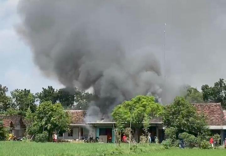 Berusaha Selamatkan Motor, Gadis di Ngawi Alami Luka Bakar Serius