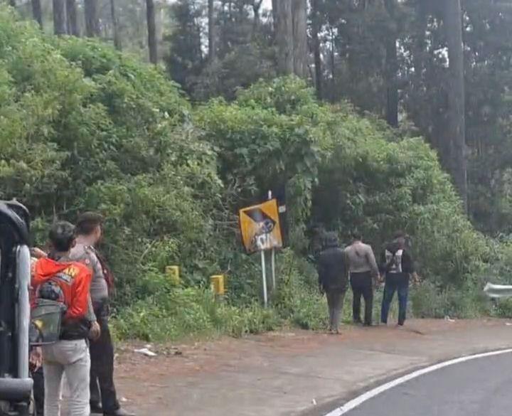 Geger Penemuan Jasad Perempuan Muda di Jalan Tembus Sarangan