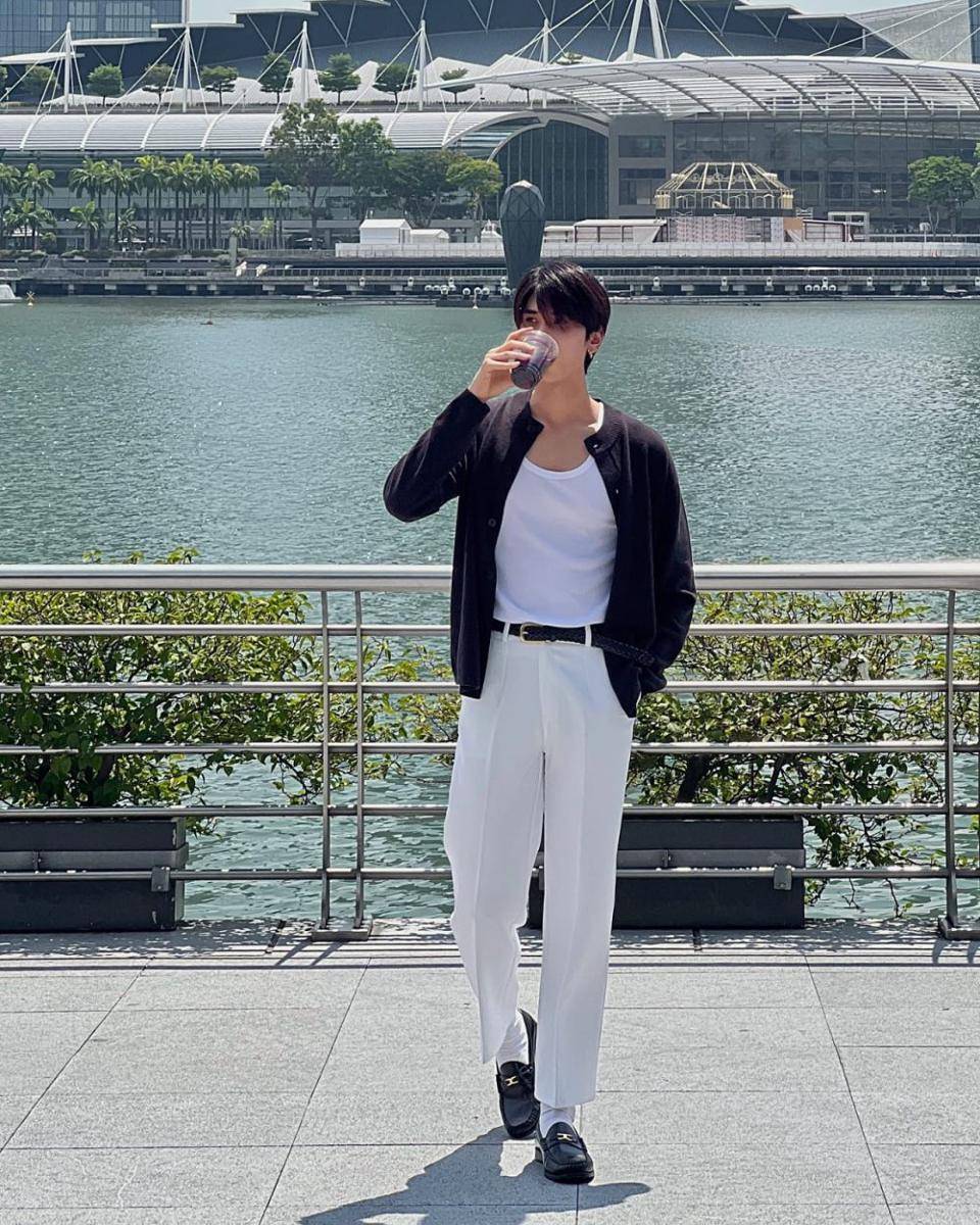 styling sepatu loafer ala Dunk Natachai (instagram.com/dunknatachai)