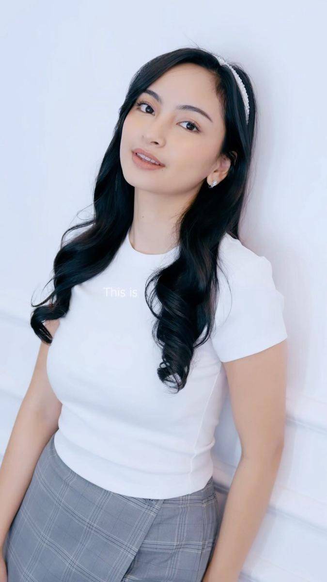 potret ide gaya rambut ala Valerie Tifanka (instagram.com/valtifanka)