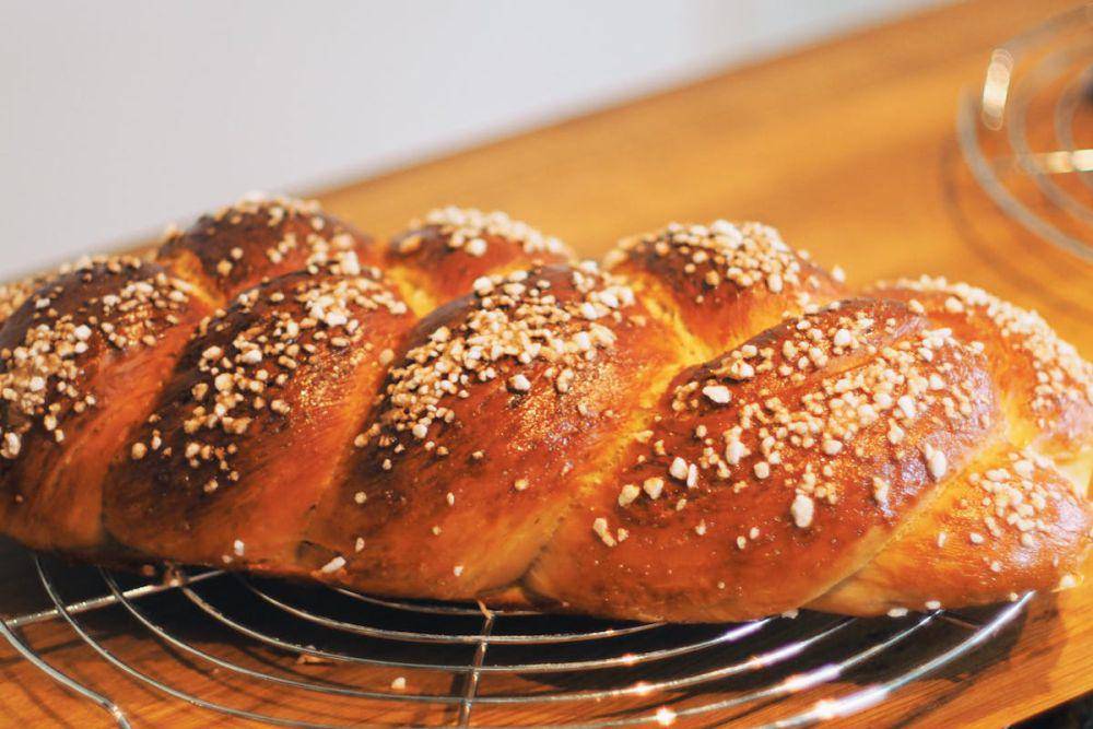 ilustrasi challah (pexels.com/Jens Mahnke)