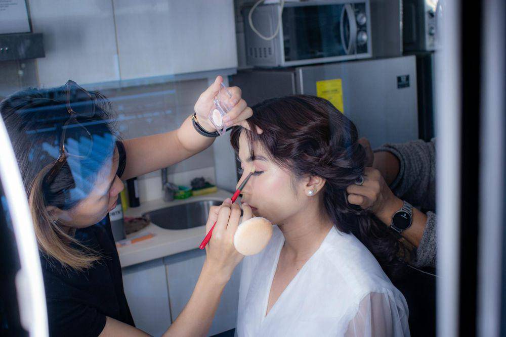 ilustrasi momen makeup persiapan menikah (pexels.com/king caplis)