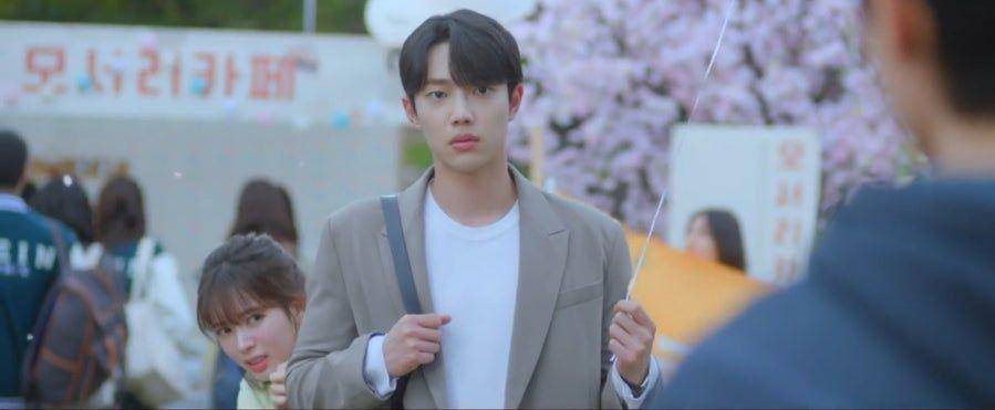 Still cut drama Crushology 101 (dok.MBC Drama/Crushology 101)