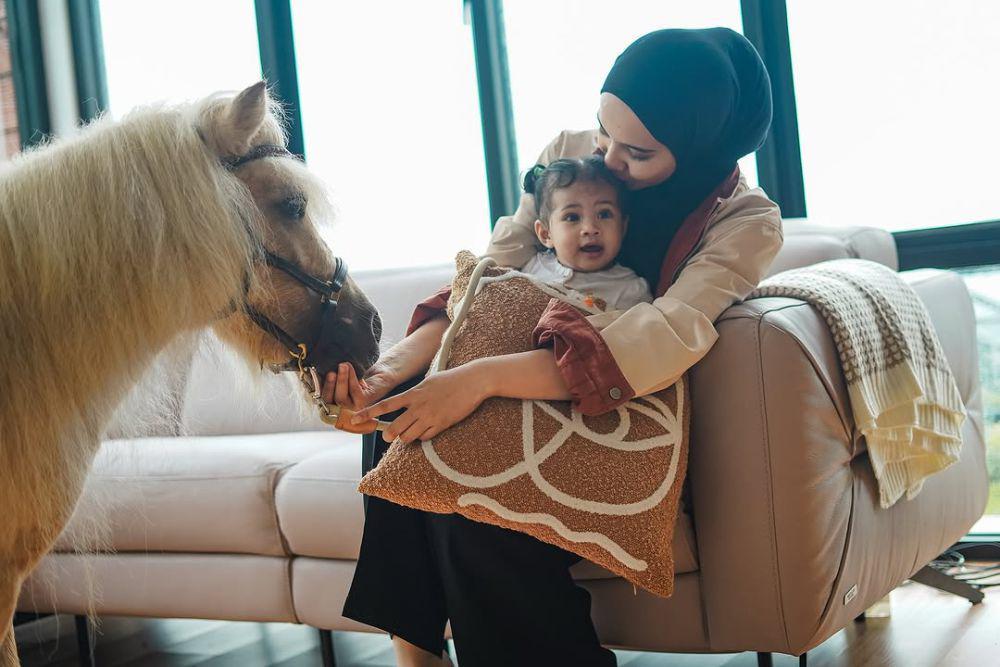 foto terbaru Zaskia Sungkar dan anak (instagram.com/zaskiasungkar15)