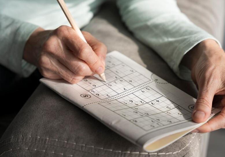 ilustrasi bermain sudoku (freepik.com/freepik)