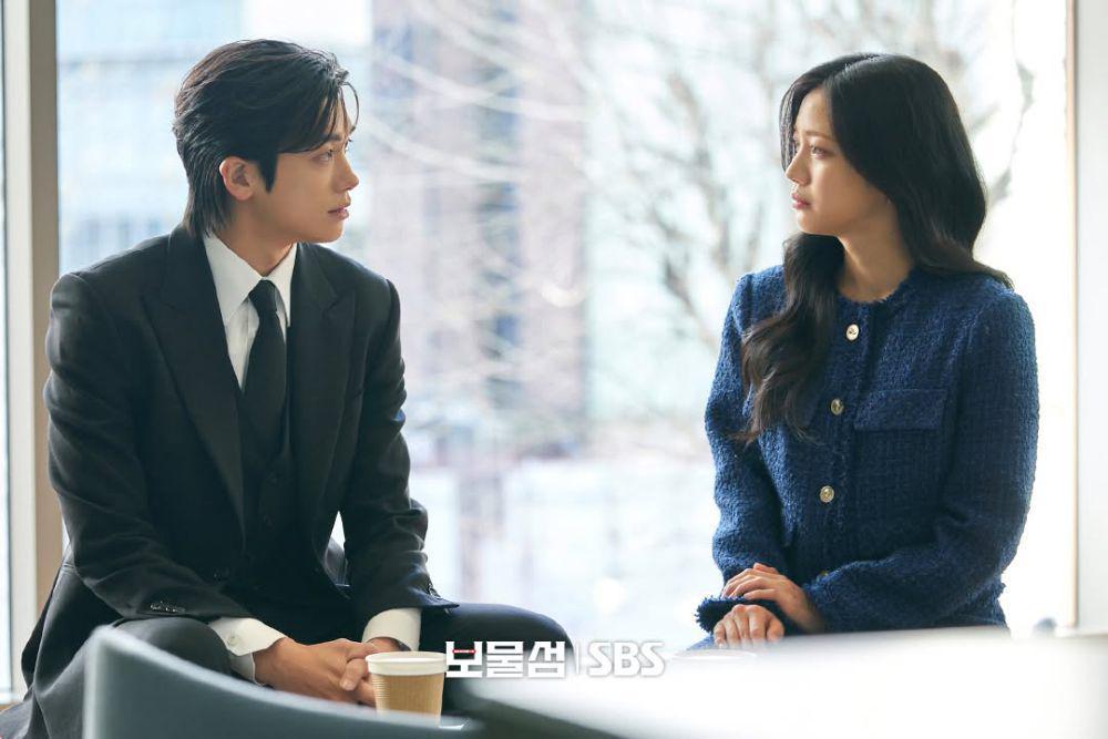still cut drama Buried Hearts (instagram.com/sbsdrama.official)
