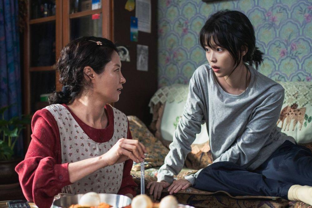 [QUIZ] Tebak Judul Drakor dari Karakter Ibunya?