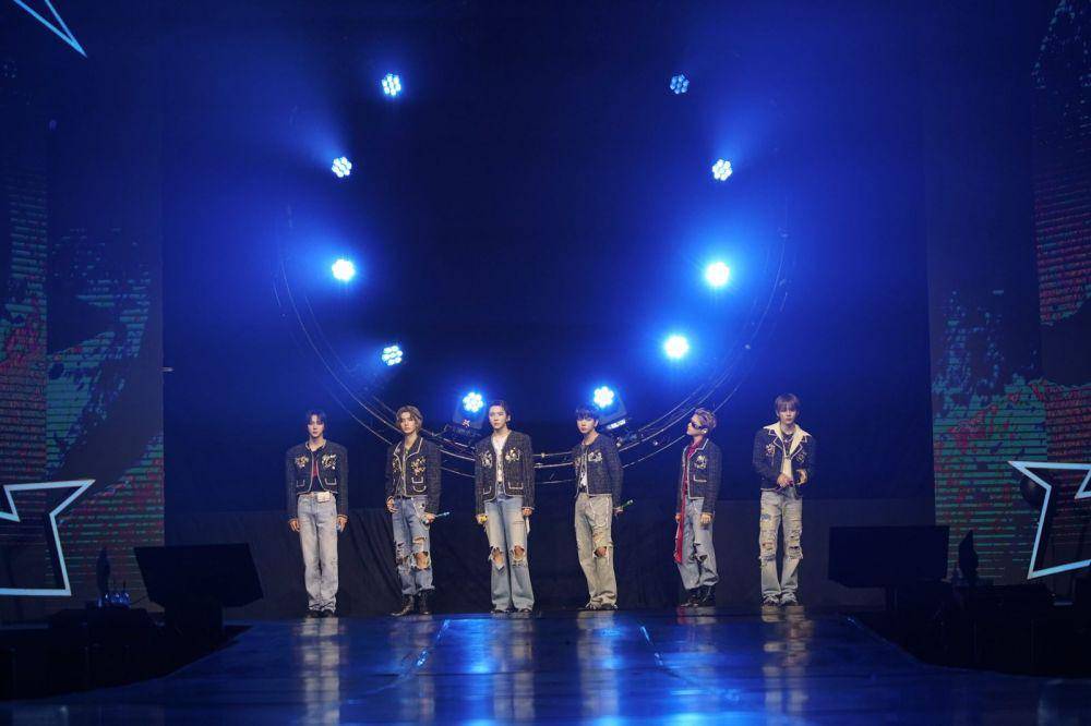 Konser BOYNEXTDOOR 'KNOCK ON Vol.1’ pada Sabtu (12/4/2025) di Istora Senayan, Jakarta (dok. KOZ Entertainment)