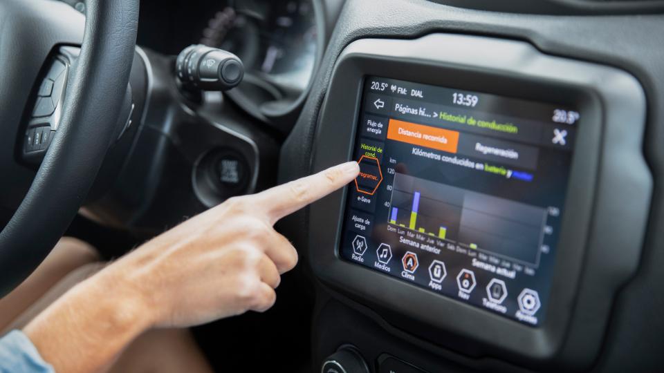 5 Pertimbangan sebelum Memodifikasi Head Unit Mobil