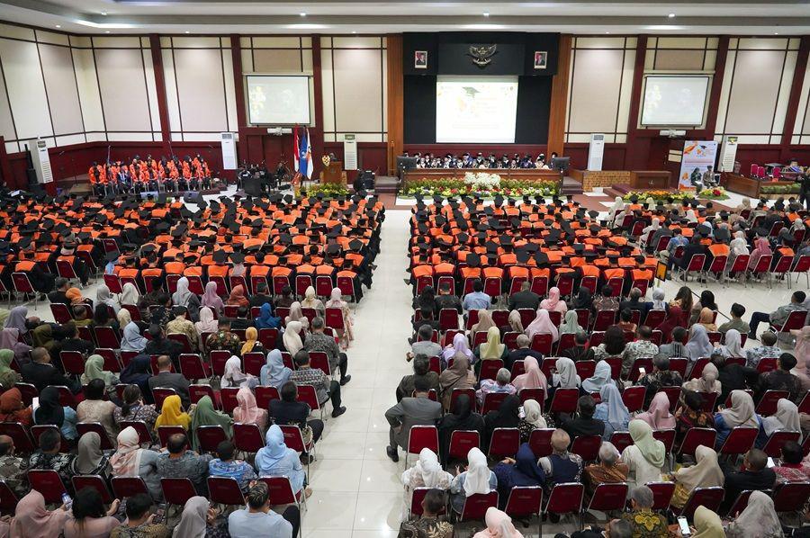 Itenas Lantik 334 Wisudawan, Generasi Unggul Siap Berdaya Saing Global
