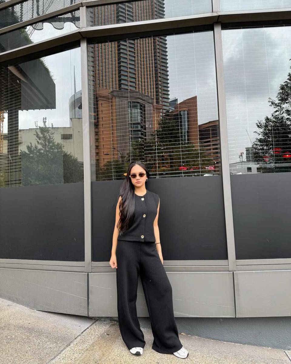 Neona Ayu (instagram.com/ney_neo)