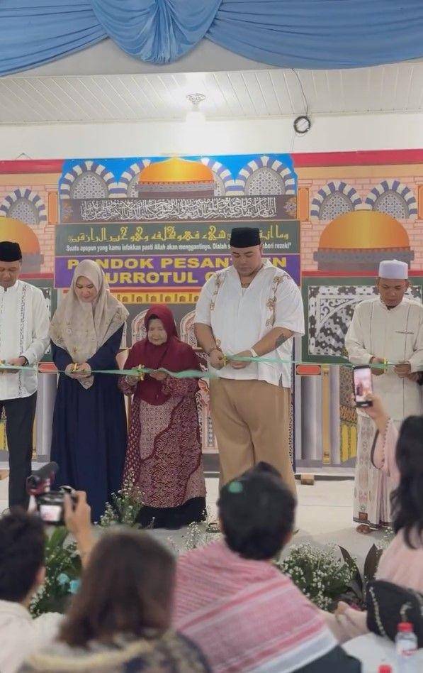 peresmian pondok pesantren Ivan Gunawan (instagram.com/ivan_gunawan)
