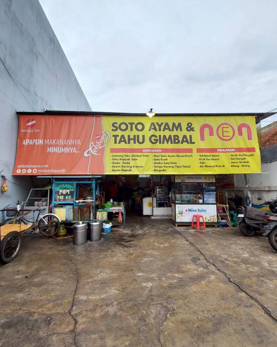 Soto Neon Pak Nie (Instagram.com/kulinerlimitededition)