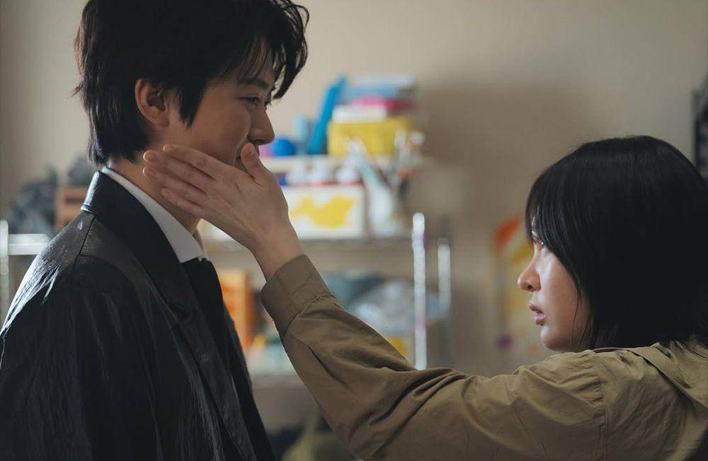 still cut drama Korea Way Back Love (instagram.com/tving.official)