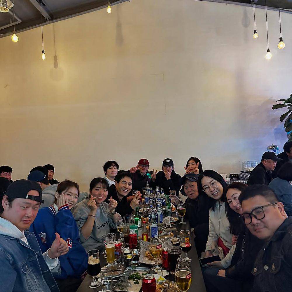 potret syuting terakhir drama Buried Hearts (instagram.com/leehae0)