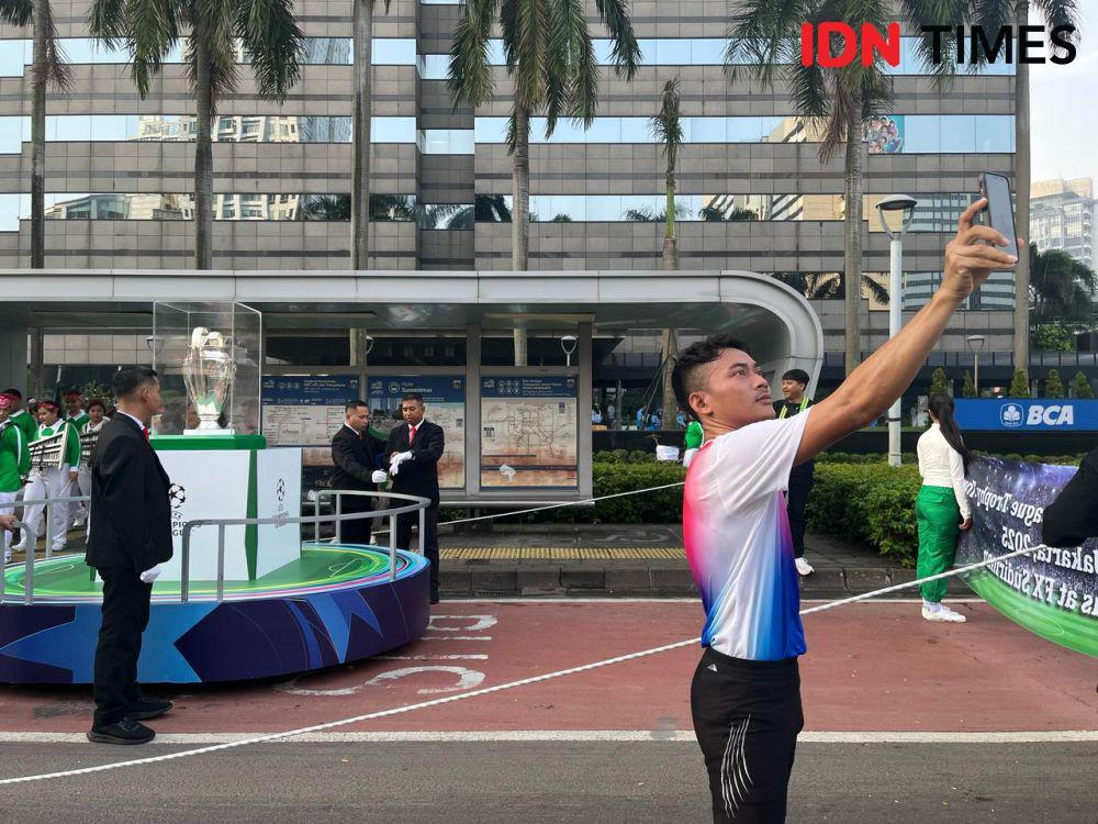 Trofi Liga Champions Jadi Pusat Perhatian di CFD Jakarta