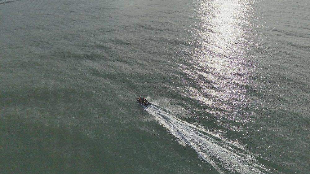 Tim Basarnas gabungan melakukan pencarian korban (Foto: Basarnas Padang)