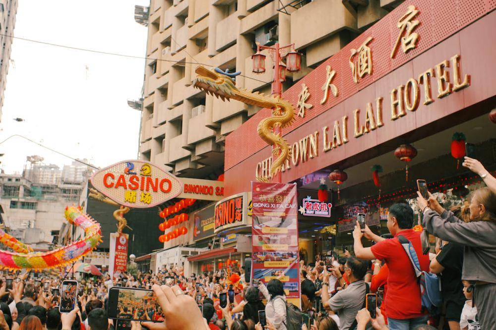 Chinatown Manila, Filipina (pexels.com/ Alexis Ricardo Alaurin)