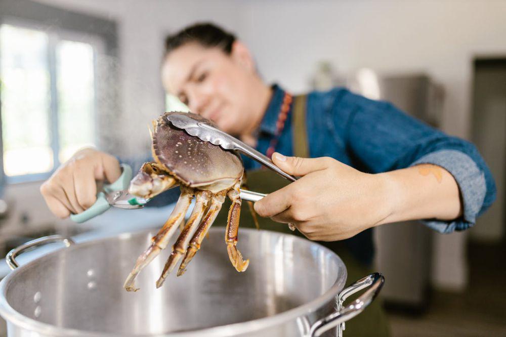 ilustrasi mengolah kepiting (pexels.com/RDNE Stock project)