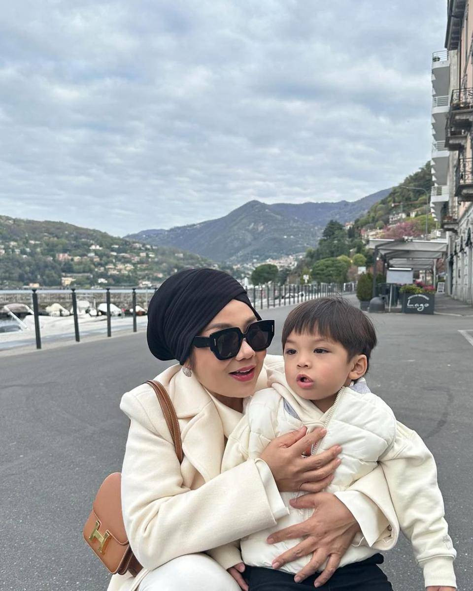 potret Yora Febrina dan cucu (instagram.com/yorafebrina)