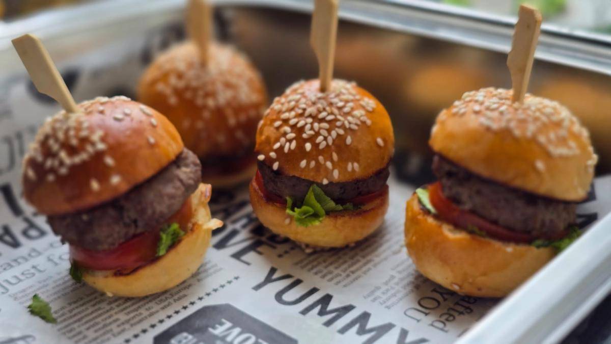 mini burger mangkuluhur.jpg