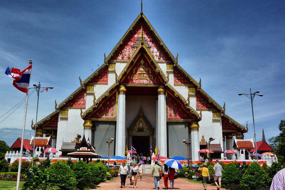 Viharn Phra Mongkol Bophit (commons.wikimedia.org/Jidapa Tansutat)