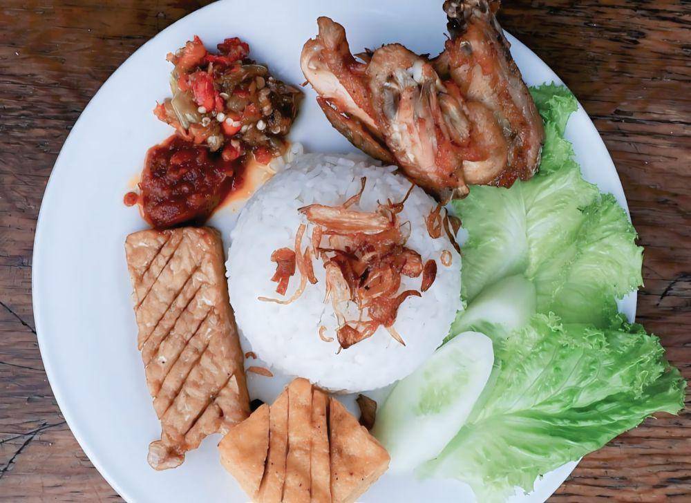 Ayam Kalasan Pak Marjo (instagram.com/ayamkalasanpakmarjo)