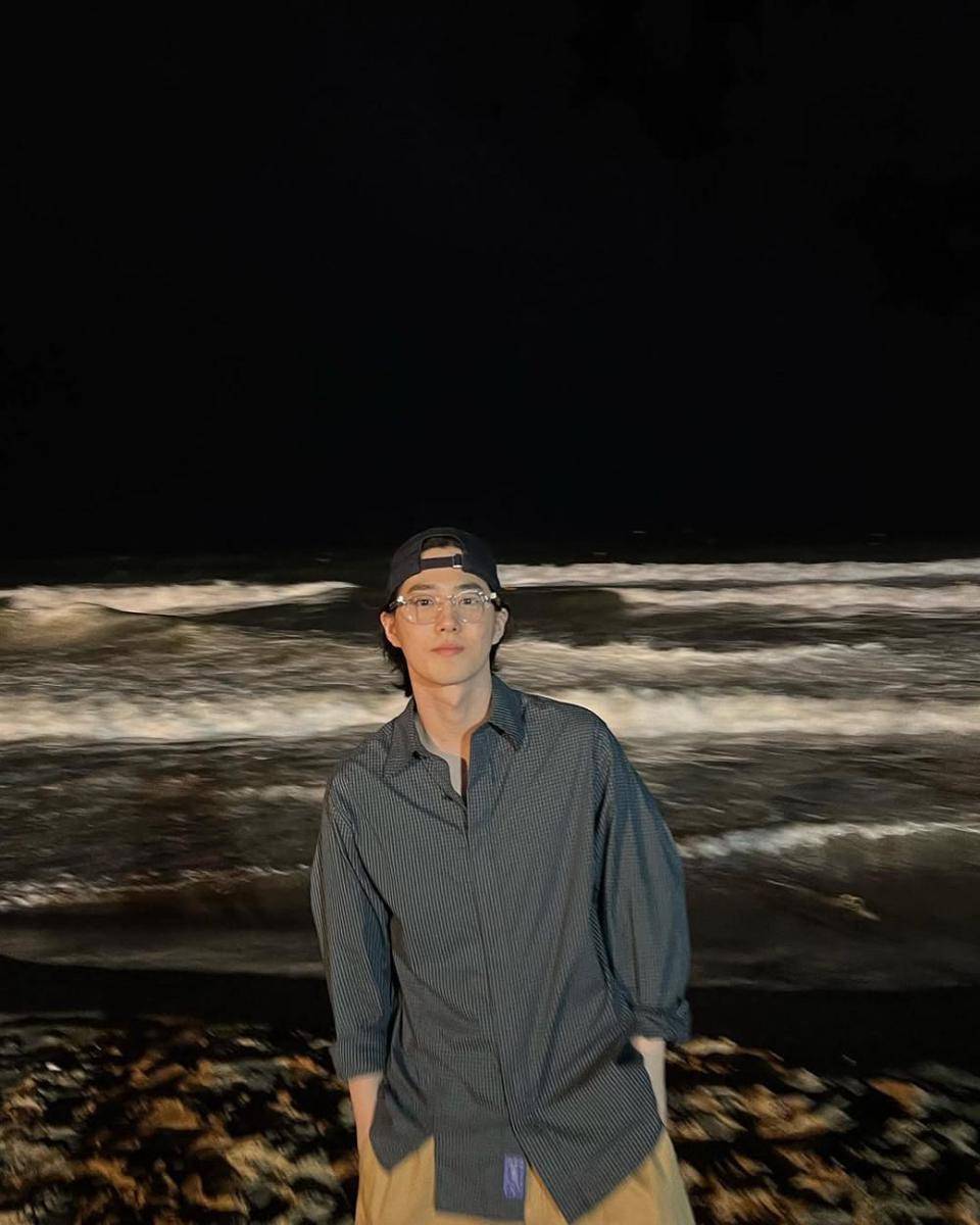 referensi OOTD hangout ala Suho EXO (instagram.com/kimjuncotton)