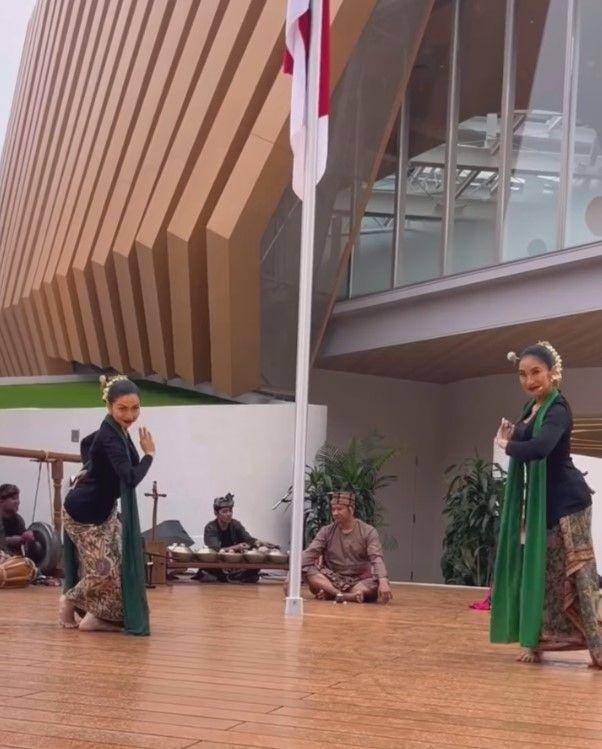 Ariel Tatum, Happy Salma dan Iko Uwais di Indonesia Paviliun Expo 2025 (instagram.com/arieltatum)