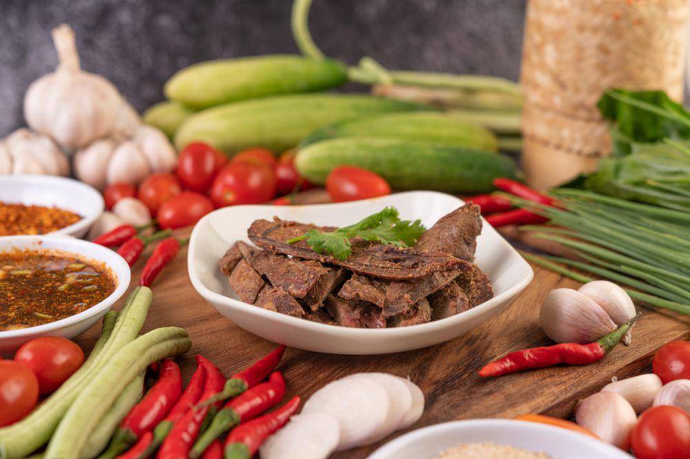 ilustrasi potret rendang (freepik.com/jcomp)