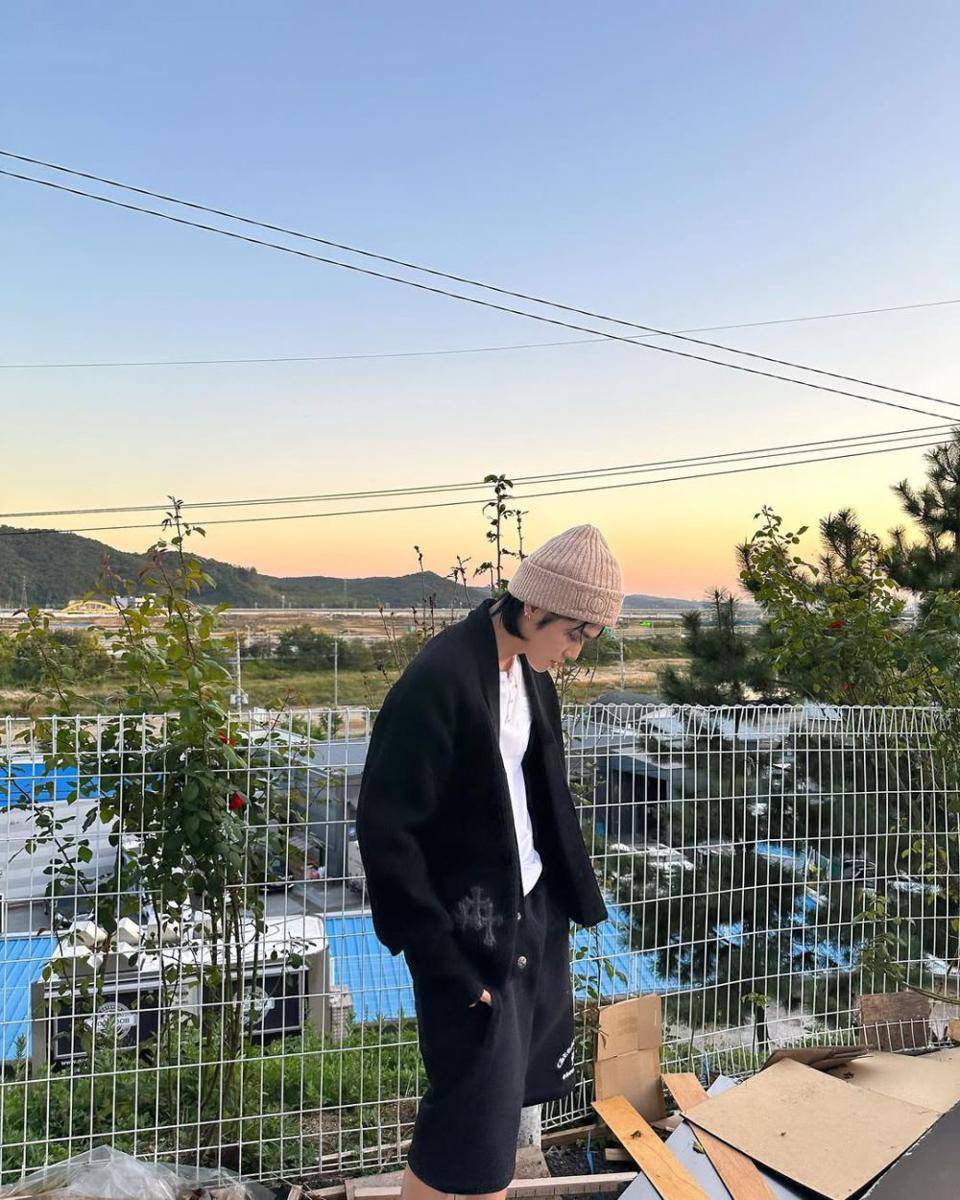 referensi daily wear ala Taeyong NCT (instagram.com/taeoxo_nct)