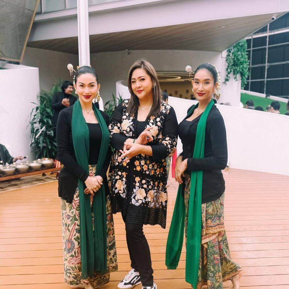 Ariel Tatum, Happy Salma dan Iko Uwais di Indonesia Paviliun Expo 2025 (instagram.com/audyitem)