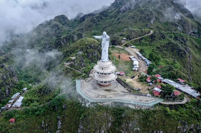 [QUIZ] Indonesia Barat atau Indonesia Timur, Destinasi Liburan Paskah Ini Cocok untukmu!