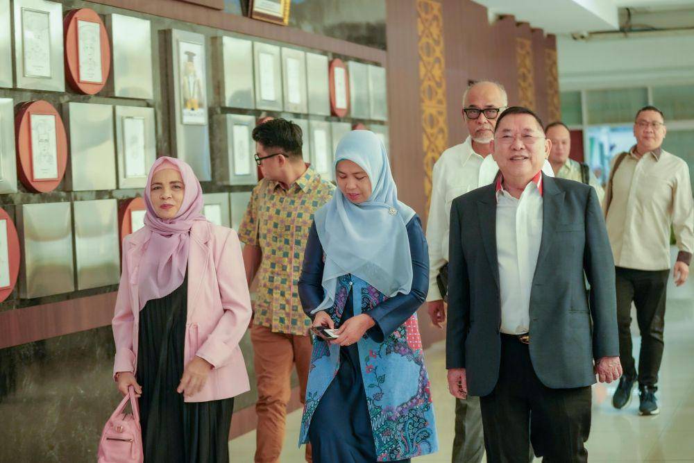 Jerry Hermawan Lo (kanan), pemilik JHL Group (jhlgroup.co.id)