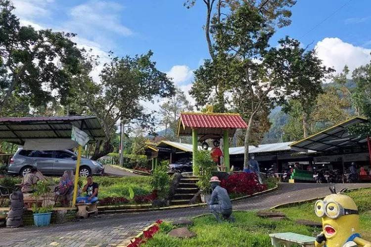 Fresh Green Trawas, Kecamatan Trawas, Mojokerto. (pariwisata.mojokertokab.go.id)