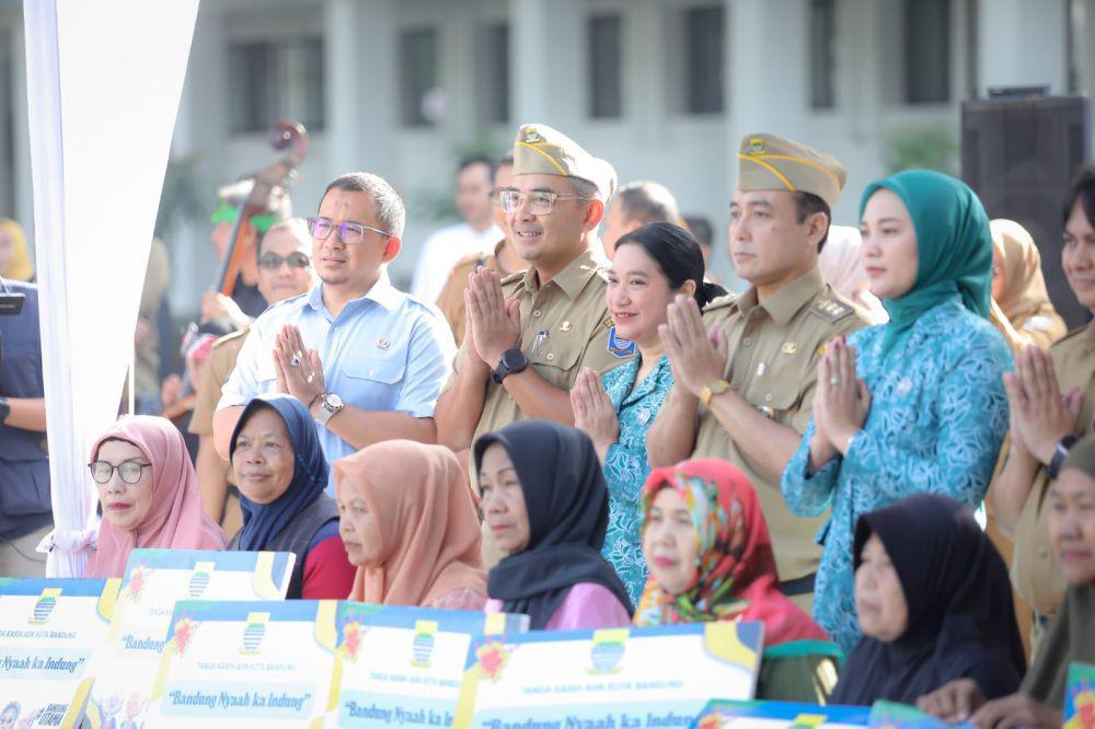 Pemkot Bandung Luncurkan Program Bandung Nyaah Ka Indung