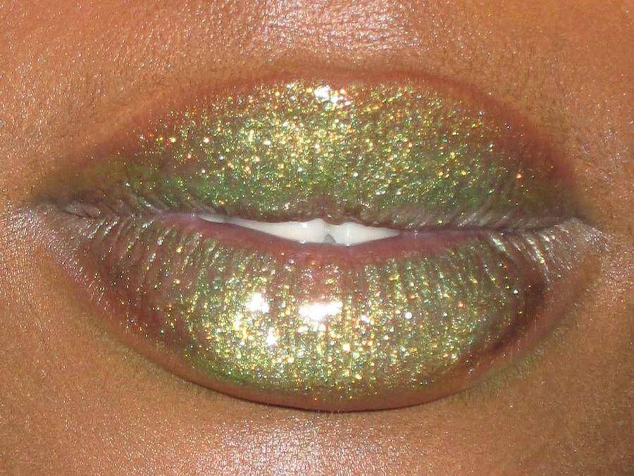 ilustrasi disco lips (instagram.com/christopherjohnrogers)
