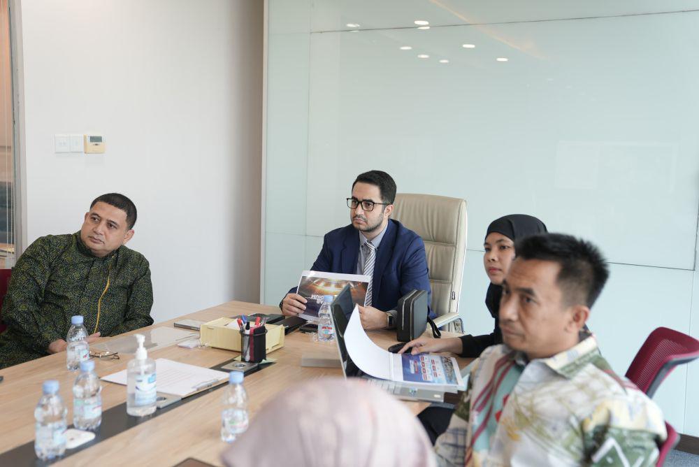 Walkot Makassar Bertemu Investor dari Qatar Bahas Pembangunan Stadion
