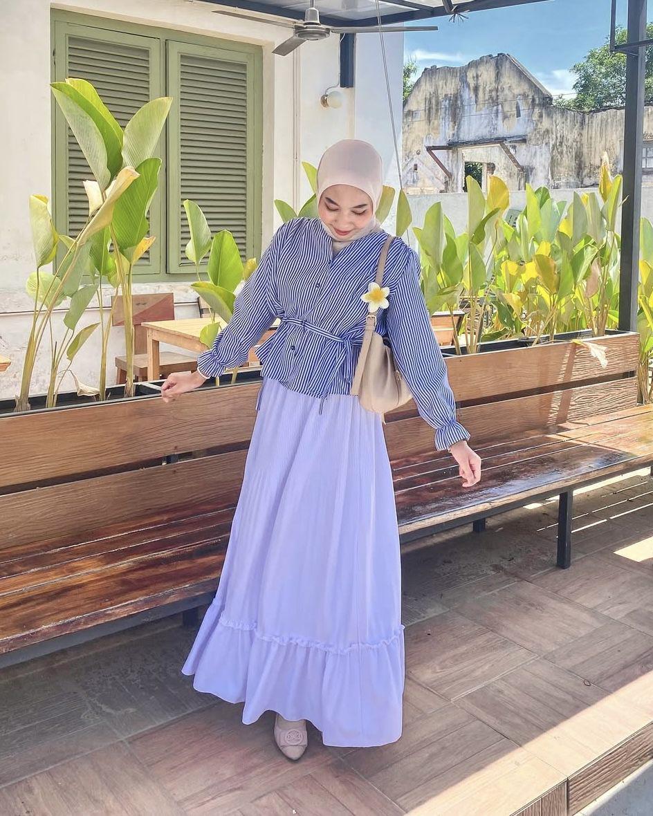 potret ide OOTD smart casual nuansa pastel ala Putri Nasya (instagram.com/nasya_rhmd)