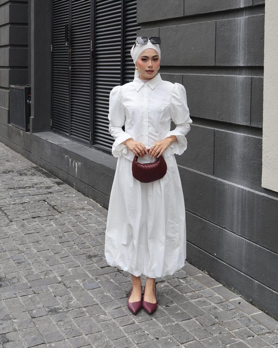 potret ide OOTD elegan dan berkelas ala Dayah Huzaifah (instagram.com/dayahuzaifah)
