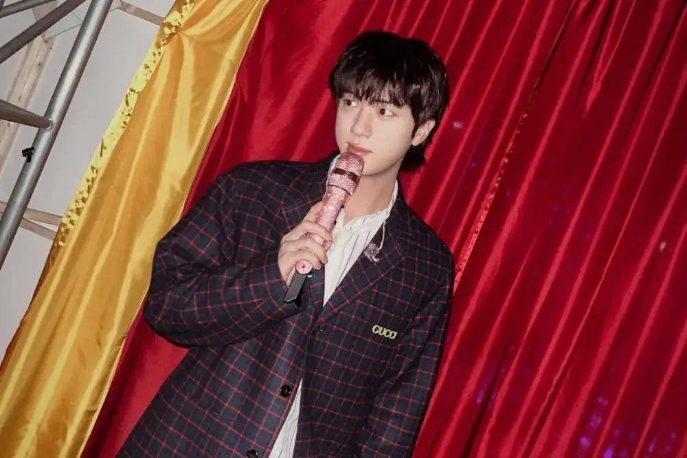 Jin BTS (instagram.com/jin)