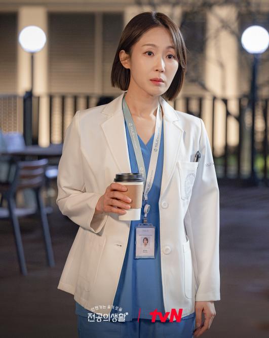 Son Ji Yoon di drama Resident Playbook (Dok. tvN/Resident Playbook)