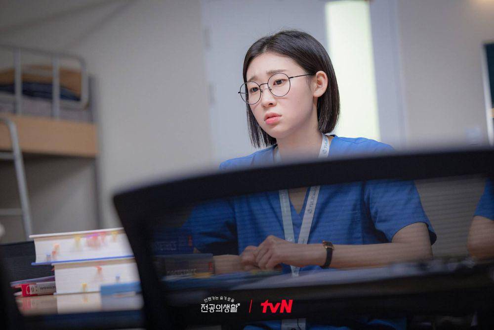 Cuplikan drama Korea Resident Playbook (dok. tvN/Resident Playbook)